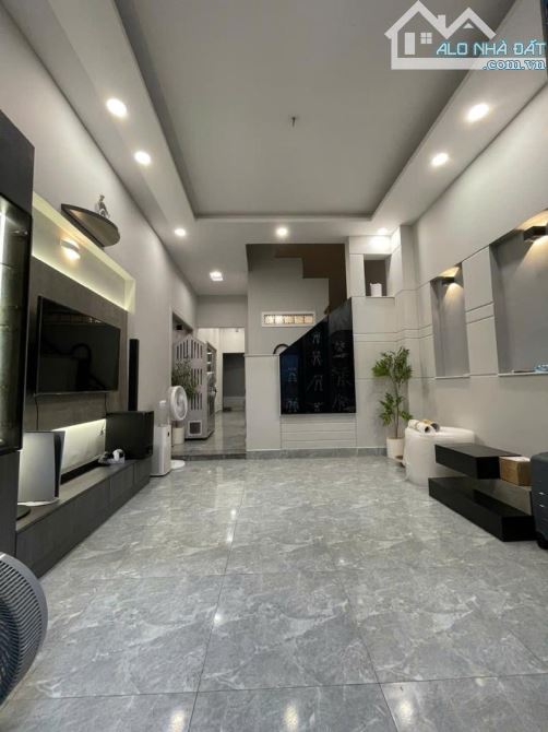 🌼 Chỉ 5.x Tỷ (x tiểu học)👉 Nhà gần Phan Văn Trị- Quang Trung -gần mặt tiền 4x14m🌼