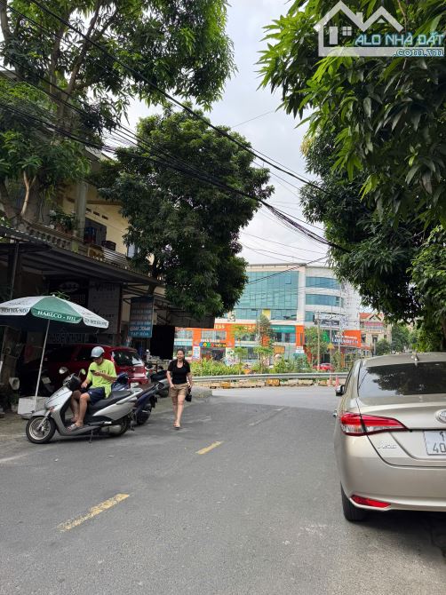 Vợ chồng em chuyển công tác nên cần bán ô đất băng 1 đường Lê Quý Đôn- Gia Cẩm.