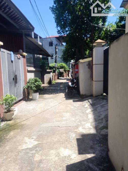 BÁN ĐẤT PHỐ LIÊN MẠC DIỆN TÍCH 43M2 MẶT TIỀN 4M Ô TÔ CỬA  NGÕ 18/5 SÔ 11 LIÊN MẠC XÁ