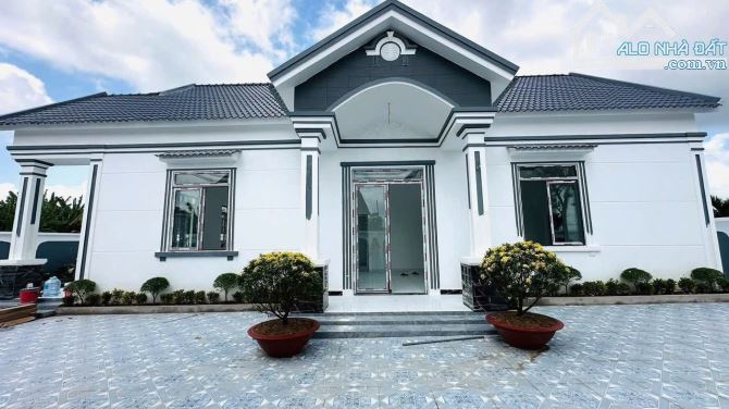 ANH EM GỬI BÁN 3 CĂN BIỆT THỰ GIÁ CHỈ 3,6 TỶ
