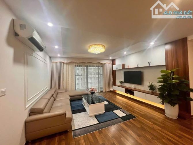 SIÊU PHẨM SÀI ĐỒNG - SÁT PHỐ - DIỆN TÍCH RỘNG - 68M2 GIÁ HƠN 9 TỶ
