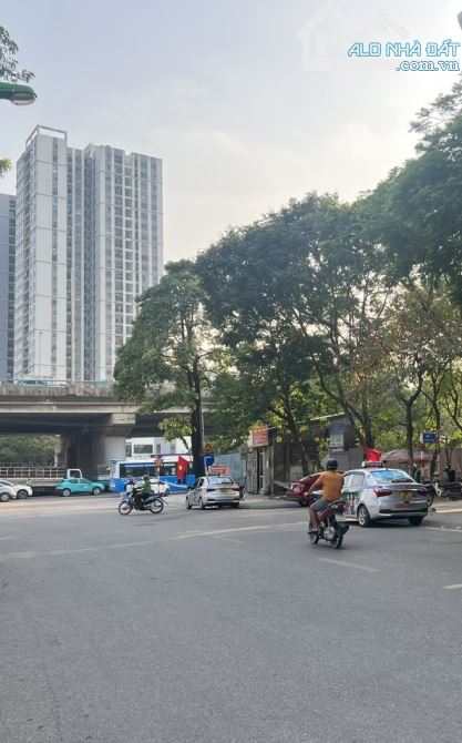 Bán Nhà riêng tại Bùi Huy Bích, phân lô, vỉa hè, KD mọi loại hình,40m2, nhiều tiện ích