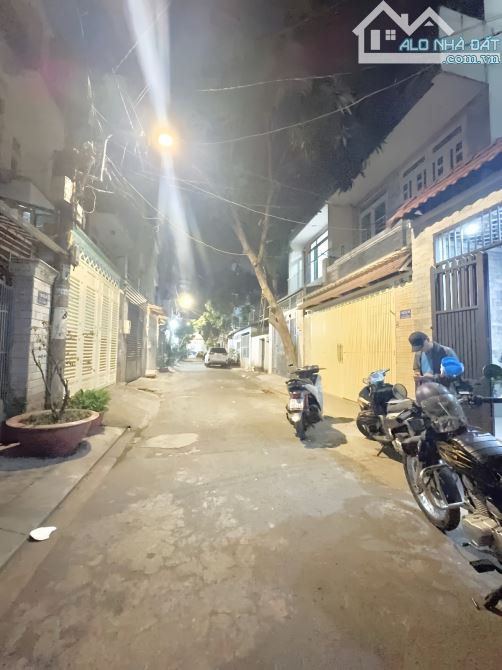 NGUYỄN OANH GÒ VẤP - Ô TÔ NGỦ NHÀ - 4 x 18 - 4 TẦNG - 8.5 TỶ CÒN TL