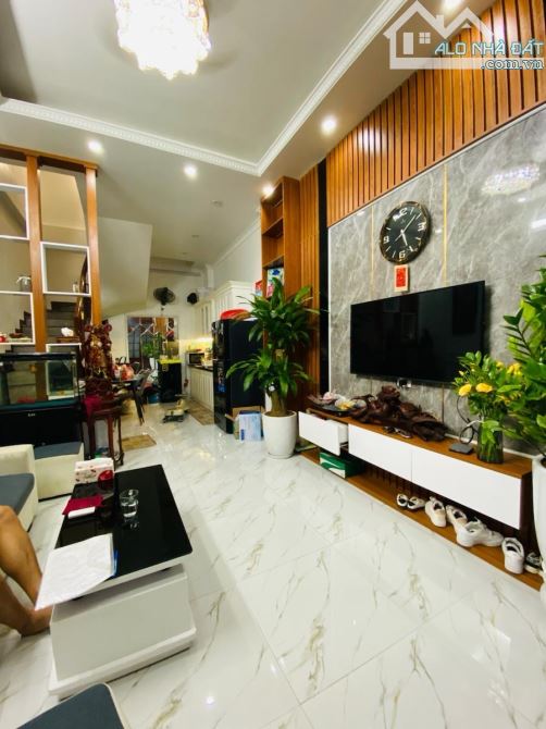 THUỴ KHUÊ-30Mx5TẦNG-MT 3.8M-NGÕ THÔNG - GẦN HỒ TÂY - NHÀ ĐẸP Ở LUÔN - 2 THOÁNG-SỔ ĐẸP-7TỶ
