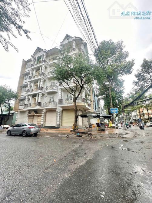 CHO THUÊ NHÀ GÓC 2 MẶT TIỀN TRUNG TÂM CẦN THƠ, 1 TRỆT 5 LẦU, 65 TRIỆU/THÁNG, CÓ THANG MÁY