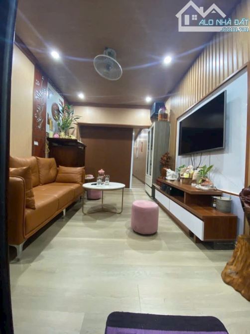 💥THACH BÀN LONG BIÊN- LÔ GÓC -Ô TÔ - GẦN HỒ- GIÁ TRỊ TĂNG PHI MÃ CHO ĐẦU TƯ- GIÁ 2 TỶ 650