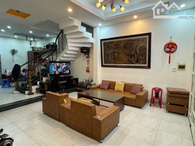 Bán Nhà Phân Lô Ngô Thì Nhậm Ô Tô Tránh Vỉa Hè 55m2 MT 5.5m Nhà Mới 16.6 Tỷ