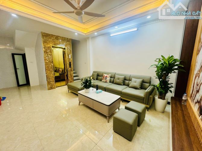 Mình cần bán nhà 5t,37m tại Nguyễn Viết Xuân,Hà Đông,thang máy , tiện ích tốt chỉ 9t