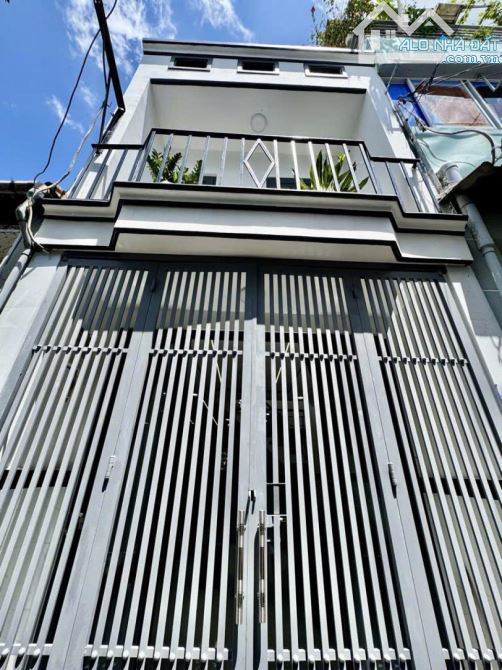Nhà 2 tầng 32m2, Vuông – Nguyễn Duy Cung QV