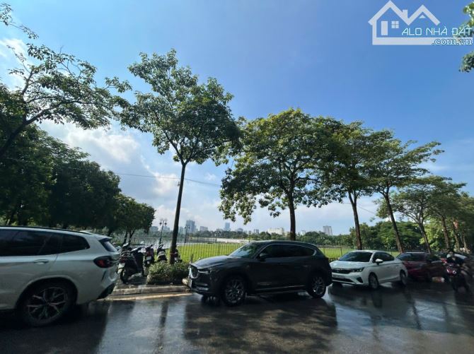 SIÊU HIẾM, căn BIỆT THỰ kđt Thành Phố Giao Lưu, đường Phạm Văn Đồng, LÔ GÓC, 170m2, 4 tầng