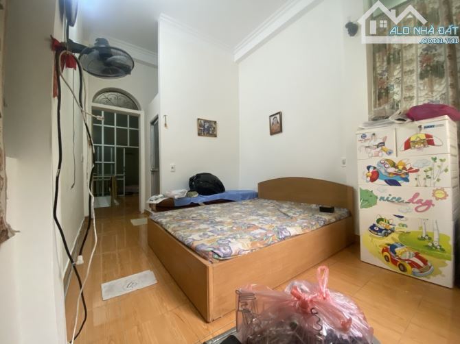 Nguyễn Trãi. Thanh Xuân. 32m 3 tầng.7.3 tỷ. Ngõ rộng . Thoáng.