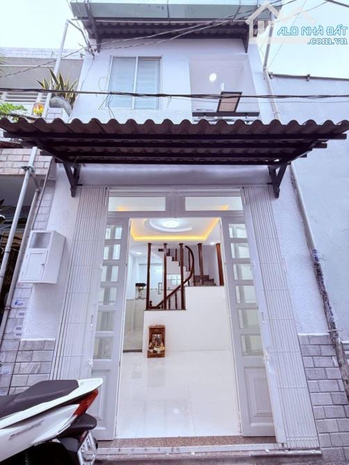 Nhà 2 tầng sàn 40m2, Vuông – Nguyễn Văn Khối QV