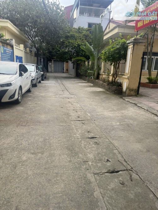 Bán nhà cấp 4 Đại Mỗ – View hồ điều hòa, sân chơi, ô tô đỗ cửa, giá tốt