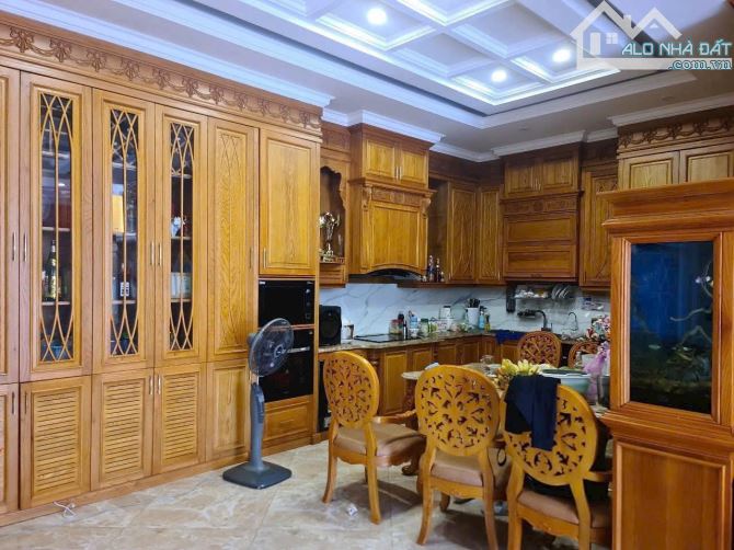 BÁN BIỆT THỰ MINI TRẦN BÌNH TRỌNG NỘI THẤT CAO CẤP CÓ THANG MÁY GIÁ 13,5 TỶ TL