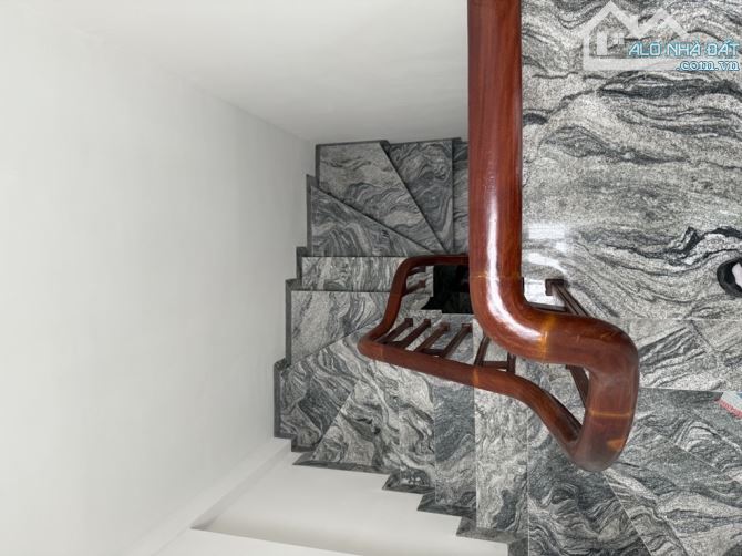 BÁN NHÀ RIÊNG LÔ GÓC PHỐ THANH AM, LONG BIÊN 32m2, 5 TẦNG, MT:4,6m, GIÁ 5,3 TỶ