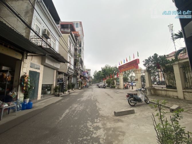 Chỉ 7.75 tỷ sở hữu căn nhà 7 tầng thang máy lô góc tại Kim Giang Phường Thanh Liệt