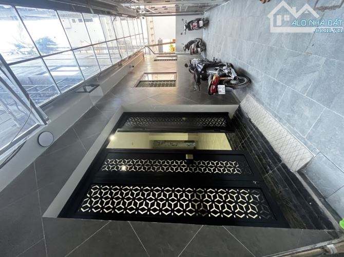Bán Nhà Từ Liêm, tòa CCMN 12PNKK, 65m2, 6 tầng tháng máy, 2 mặt thoáng, giá 12,3 tỷ