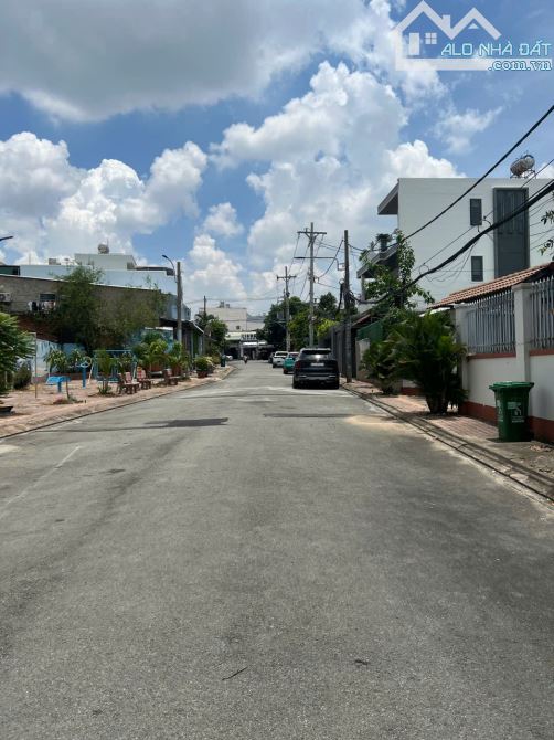 Nhà đẹp 186m2 - c4 chia 3 căn cho thuê - trung tâm quận 9 - 6.3 tỉ