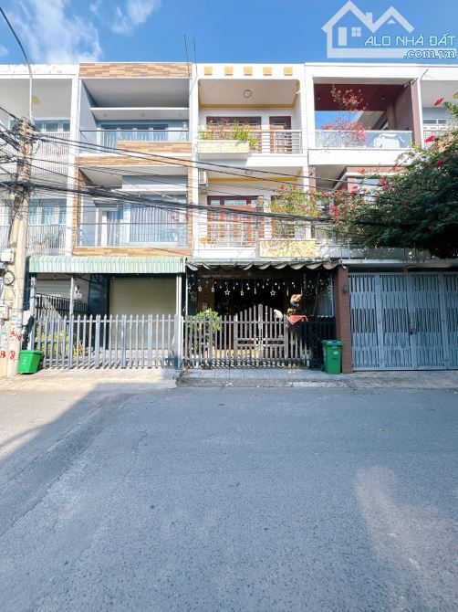 Hạ gi.á bán căn nhà 1 trệt 2 lầu đep khu dân cư tín nghĩa gỗ tây phường Tân Biên