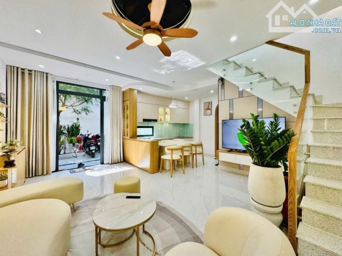 BIỆT THỰ SÂN VƯỜN - PHÚ NHUẬN - 💥90M2💥 - NGANG 7M - CHỈ 7,4 TỶ