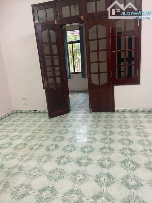 Cho thuê nhà Nguyễn Chí Thanh làm CHDV, ở gđ, nhóm 3 tầng x 128m2, 28 Triệu