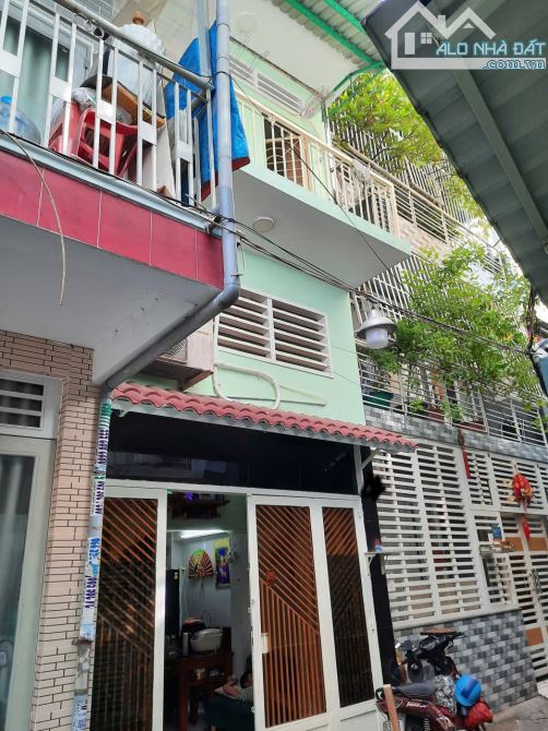 NHÀ ĐẸP, VỢ CHỒNG SON, CON NHỎ AN TÂM BV NHI ĐỒNG 1. HƠN 4 TỶ, 3 TẦNG, HẺM 3M.