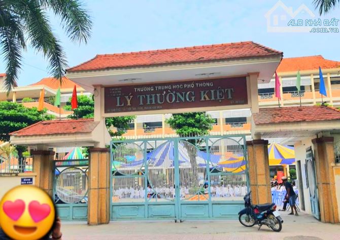 CHỢ HÓC MÔN _ 84M2 🥇 2 TẦNG - HẺM VF8 THÔNG 🥈 NHỈNH 3 TỶ THƯƠNG LƯỢNG 🥉  📍 NGUYỄN THỊ
