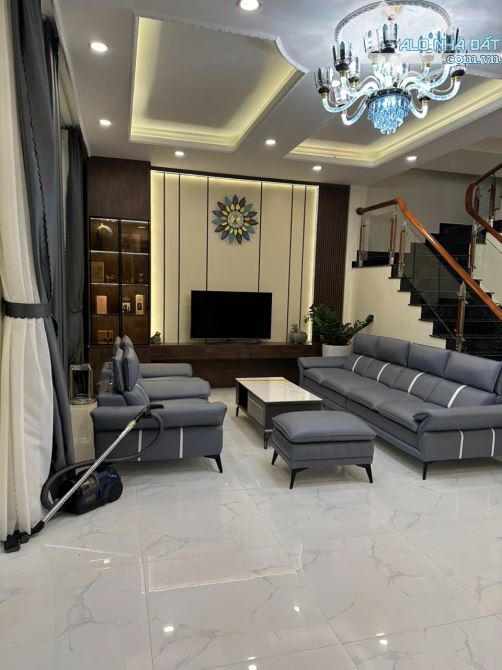 CHO THUÊ VILLA CAO CẤP HIỆN ĐẠI NGUYỄN SIÊU P7 ĐÀ LẠT