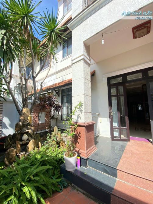Bán Căn Góc Hẻm Xe Hơi Q.10 – Nguyễn Giản Thanh – 11m Ngang – 42 Tỷ