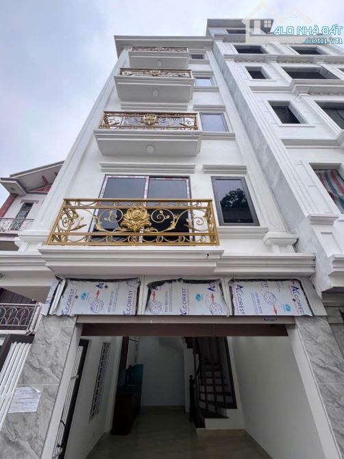 Bán nhà Xuân Đỉnh, 10m ô tô, sát phố, nội thất xịn sò, 64m2, 14.9 tỷ.