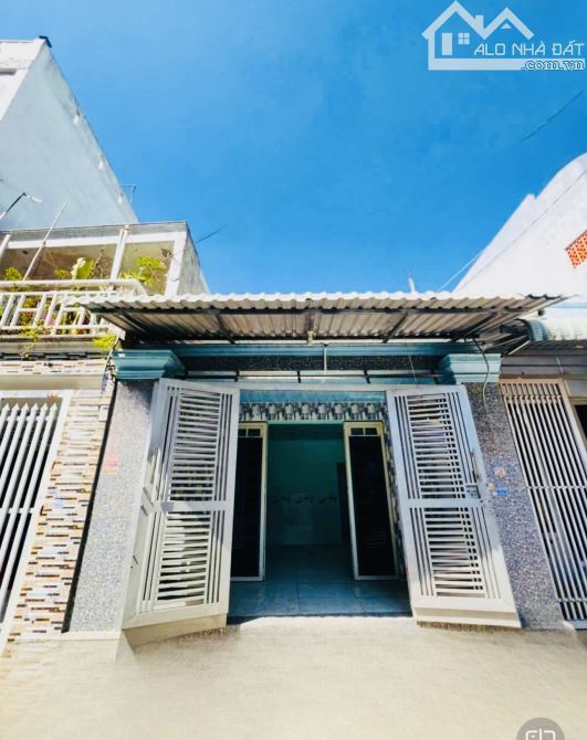 Bán Nhà Trung Chánh Gần Chợ Ngã Ba Bầu -55 M2 ( 4x14 )Cấp 4- HXH 6M -  Chỉ 3,2Tỷ.