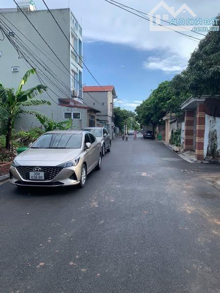 SIÊU HOT ĐẤT ĐẸP NAM HỒNG CHỈ HƠN 2 TỶ,Ô tô đỗ cửa , 80m ra đường liên xã ô tô tránh