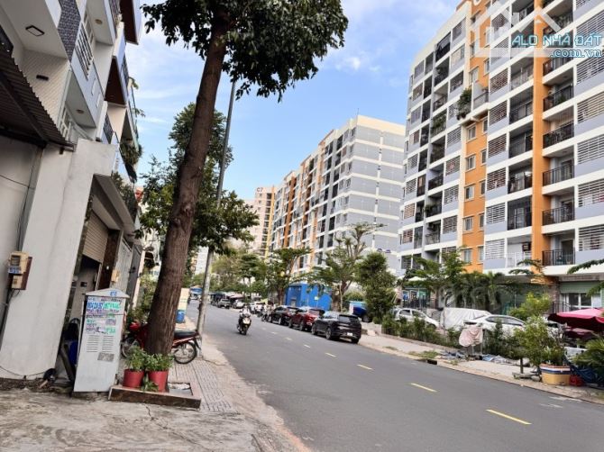 ĐẤT MT KINH DOANH – MAN THIỆN – LÊ VĂN VIỆT Q9 – 110m² – 11.X TỶ