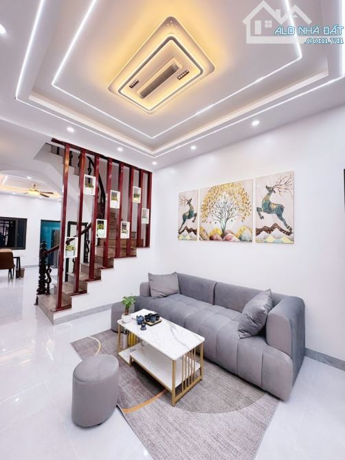 Kim Giang.oto sát nhà. full đồ. sổ vuông phân lô 45m 4 ngủ chỉ hơn 8 tỷ