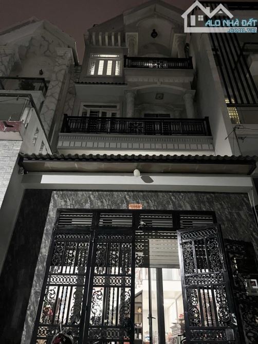 BÁN NHÀ TÔ KÝ Q12 - 4 TẦNG 90M2 ( 5.2M X 18M) - ĐƯỜNG 6M - HƠN 6 TỶ.