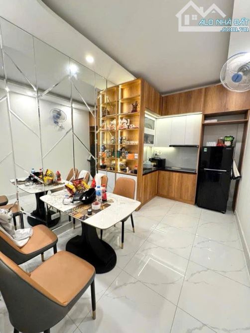 Nhà Đẹp - Ô Tô Đỗ Cổng – 6 Tầng – Full Nội Thất – Sân Cổng Riêng