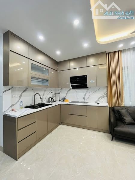 PHỐ NGỌC THỤY LONG BIÊN 20 TỶ DT 70M MT 5M 7T NGÕ THÔNG VỈA HÈ RỘNG NHIỀU TIỆN ÍCH KINH DO