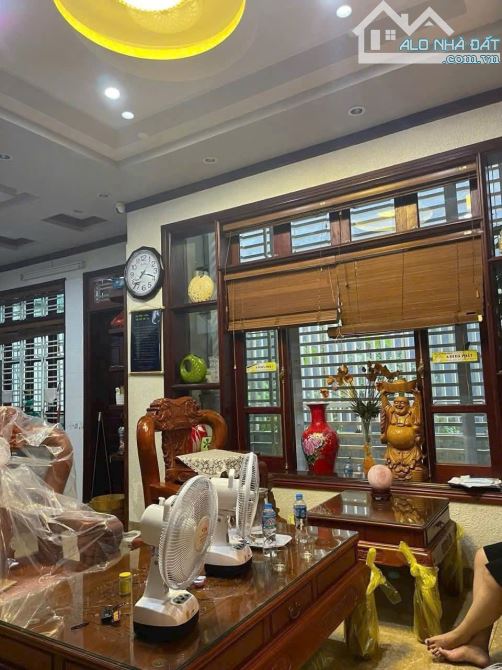 Bán căn nhà MP khu Đông Ngô Quyền, ph Lê Thanh Nghị, TP HP mới, 158m2, mt 9m, vị trí vip