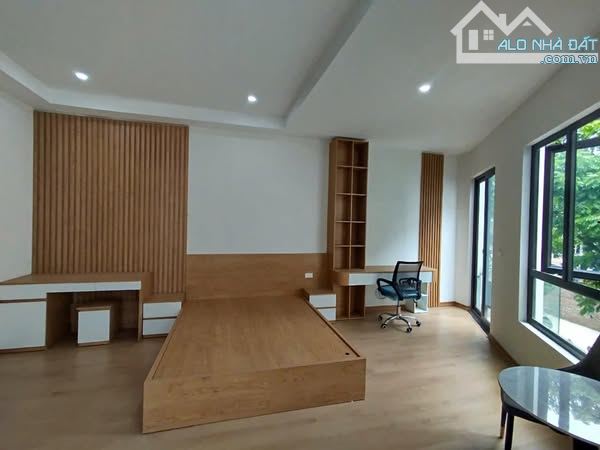 PHỐ GIA THỤY LONG BIÊN 20 TỶ DT 90M MT 10M 6T 3 MẶT THOÁNG KINH DOANH Ô TÔ TRÁNH