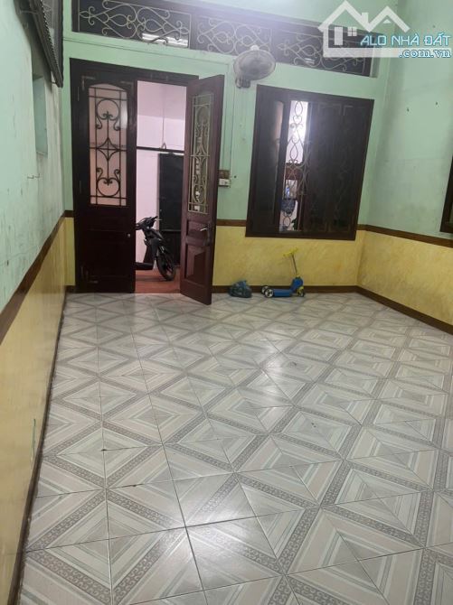 Cho thuê nhà riêng tại ngõ 174 Tam Trinh, Hoàng Mai. Dt 75 1.5 tầng, giá 6.5tr