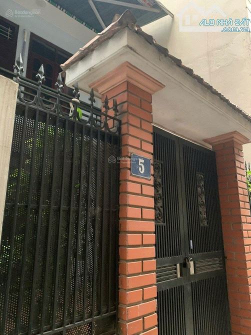 Cho thuê nhà nguyên căn ngõ 58 Đào Tấn,Cống Vị, Ba Đình, 50m 3 tầng, giá 13tr