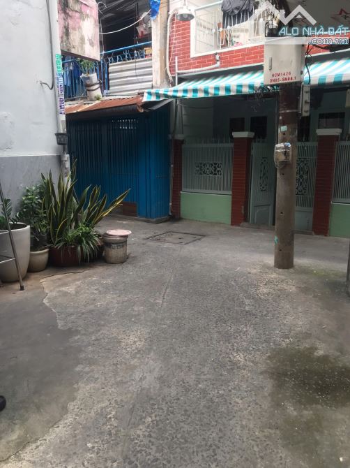 98Q4 – Bán nhà Đoàn Văn Bơ Q.4, ngang 4.4m nở hậu lộc, 2 tầng 2PN, sổ riêng, CHỈ 3.8 tỷ TL