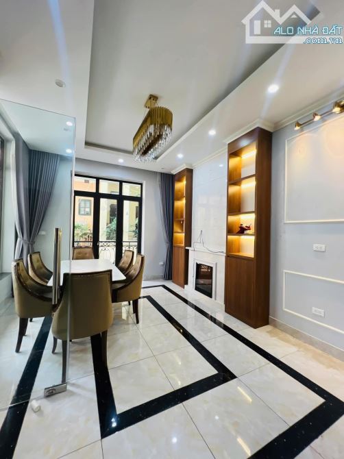 Phân lô Trần Quang Diệu Đống Đa 60m 4T Kinh doanh Ô tô cực rẻ hơn 23 tỷ