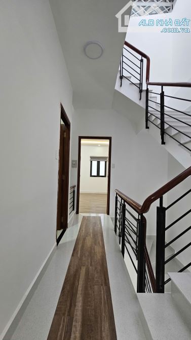 MẶT TIỀN XE HƠI 10 M NGANG 4.2 X14  BÊ TÔNG 4 TẤM CÓ 5 TỶ - 10