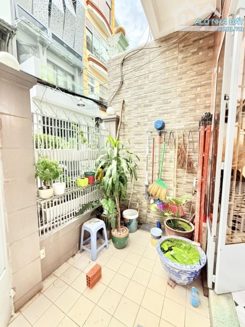 🏙️ GIỮA LÒNG QUẬN 1 – AN NINH TUYỆT ĐỐI 📍 Cư xá Nguyễn Cảnh Chân, Q.1 - 10