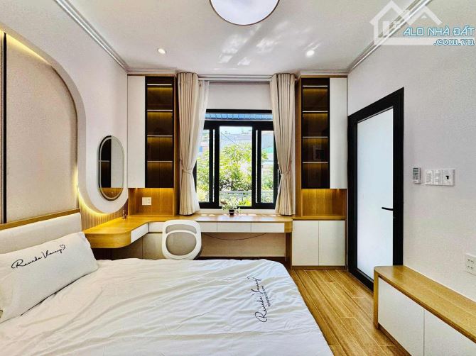 SIÊU PHẨM SÂN VƯỜN NGHỈ DƯỠNG PHÚ NHUẬN • FULL NỘI THẤT • 90m2 • NGANG LỚN 10m • HỒ CÁ - 10
