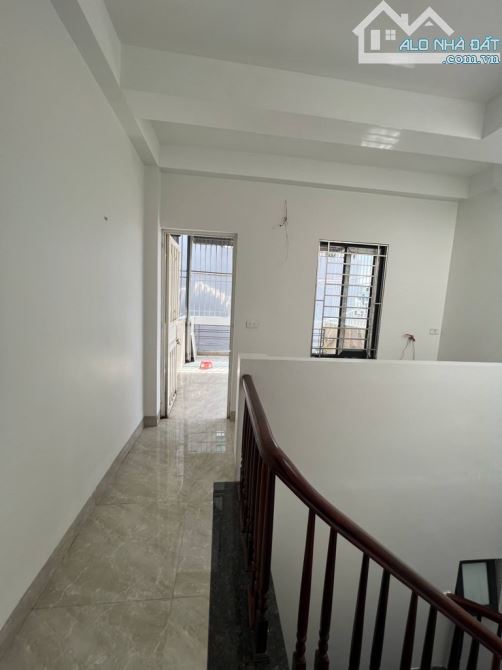 7.75 tỷ / 40 m2/ 5 tầng thạch bàn - 10