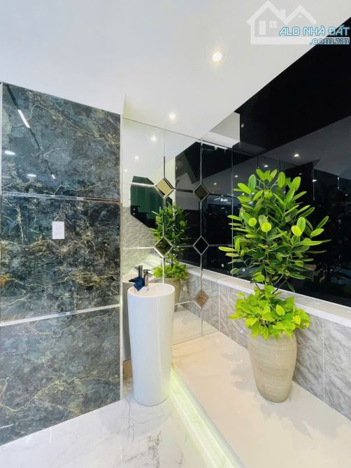 Siêu Phẩm 5Tầng THANG MÁY Full Nội Thất -60M²- Đường 6M Thông - 11