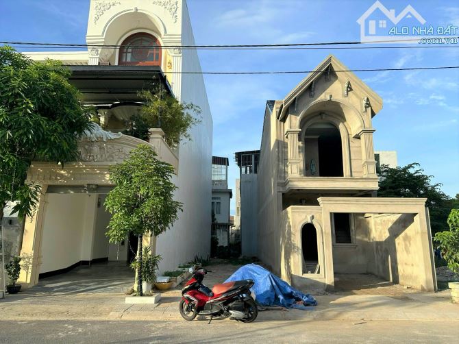 BÁN ĐẤT 92,2M2 MẶT TIỀN ĐƯỜNG ĐỒNG KHỞI, KQH BÀU VÁ, VIEW CÔNG VIÊN, ĐỐI DIỆN NHÀ HÀNG MÂY - 1