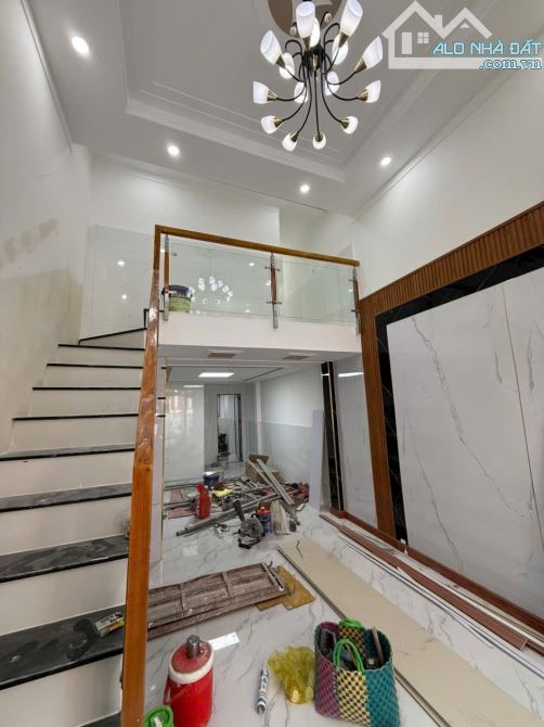 Bán Căn Nhà Sát Bên Đại Lộ Phạm V Đồng HBC Thủ Đức, Nhà mới hoàn toàn, đầy đủ nội thất cơ - 1
